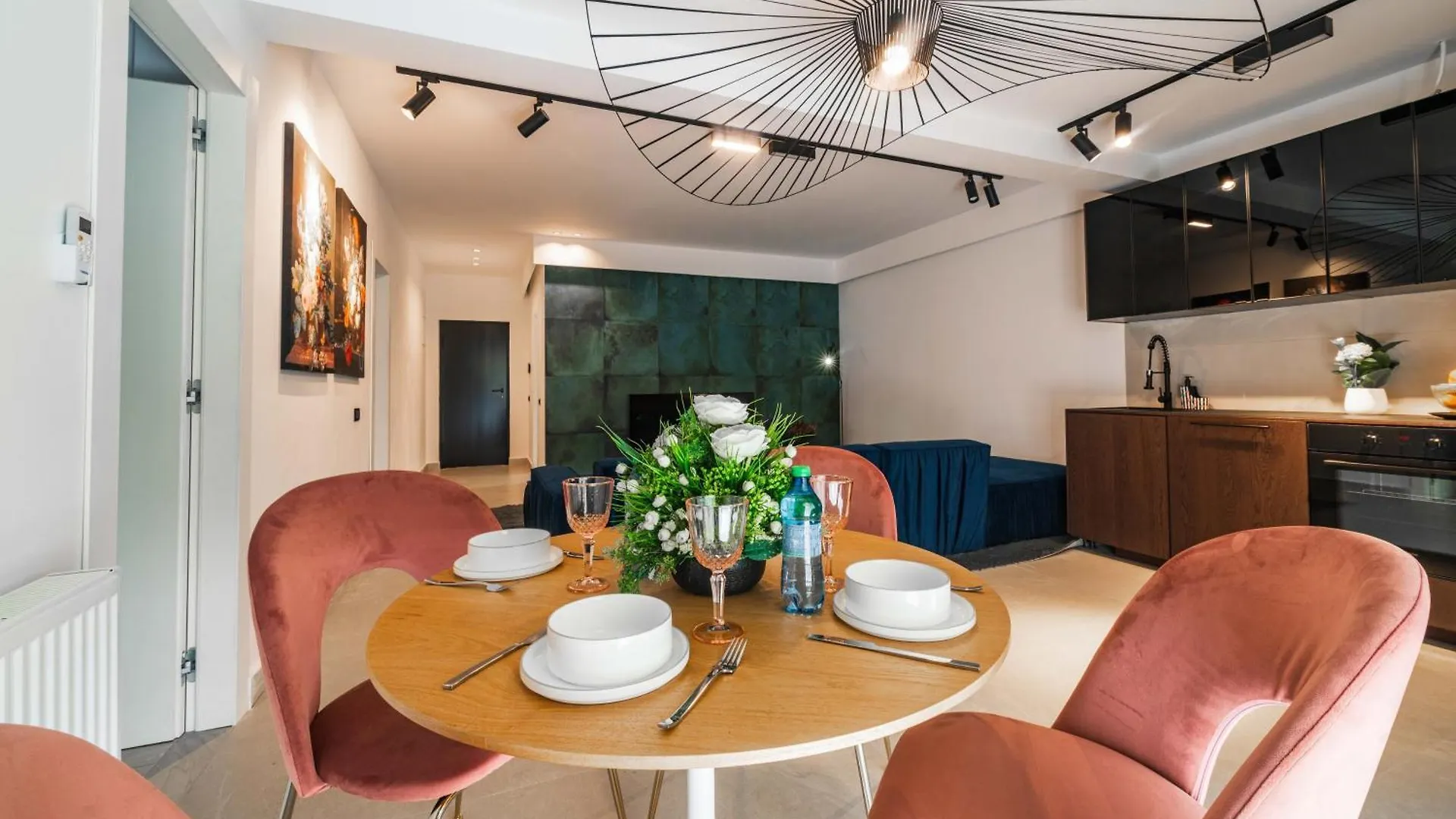 High-End Apartments & Penthouse With Terrace ブカレスト ルーマニア