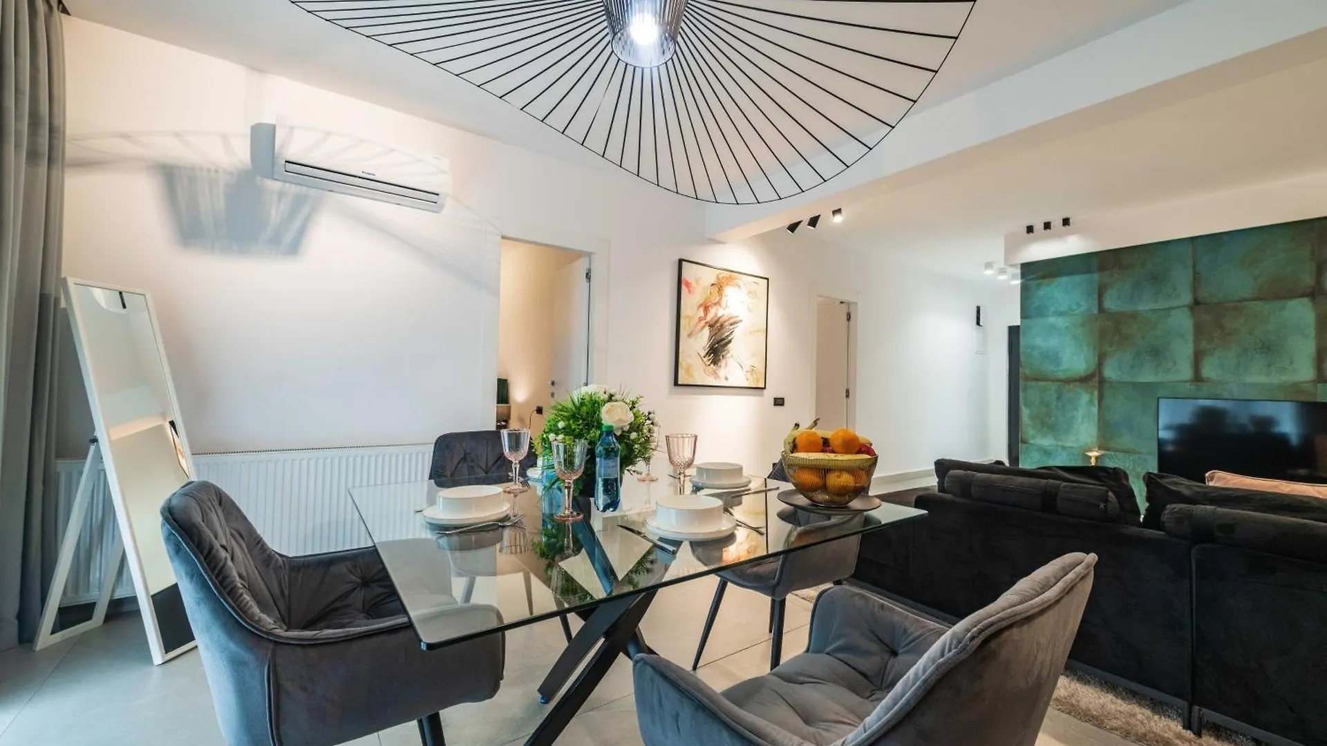 High-End Apartments & Penthouse With Terrace بوخارست رومانيا