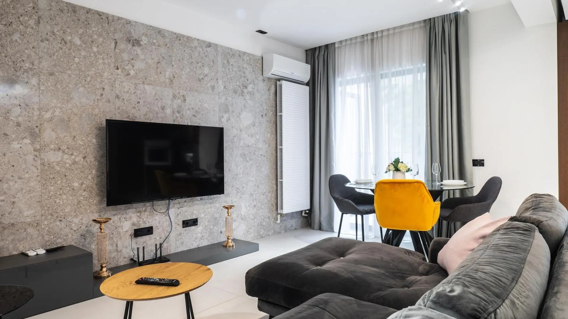 High-End Apartments & Penthouse With Terrace ブカレスト 0*,  ルーマニア