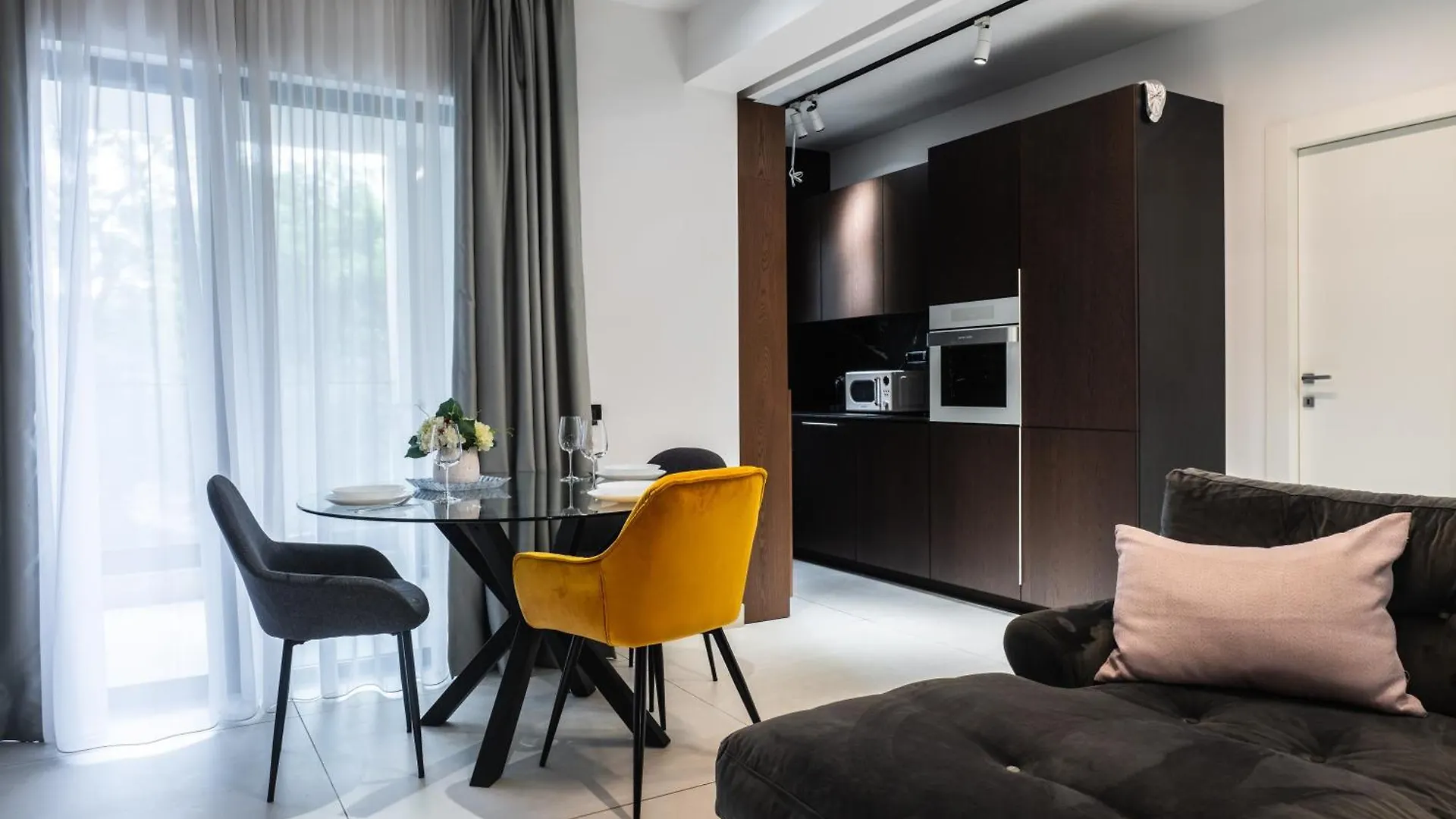 High-End Apartments & Penthouse With Terrace ブカレスト