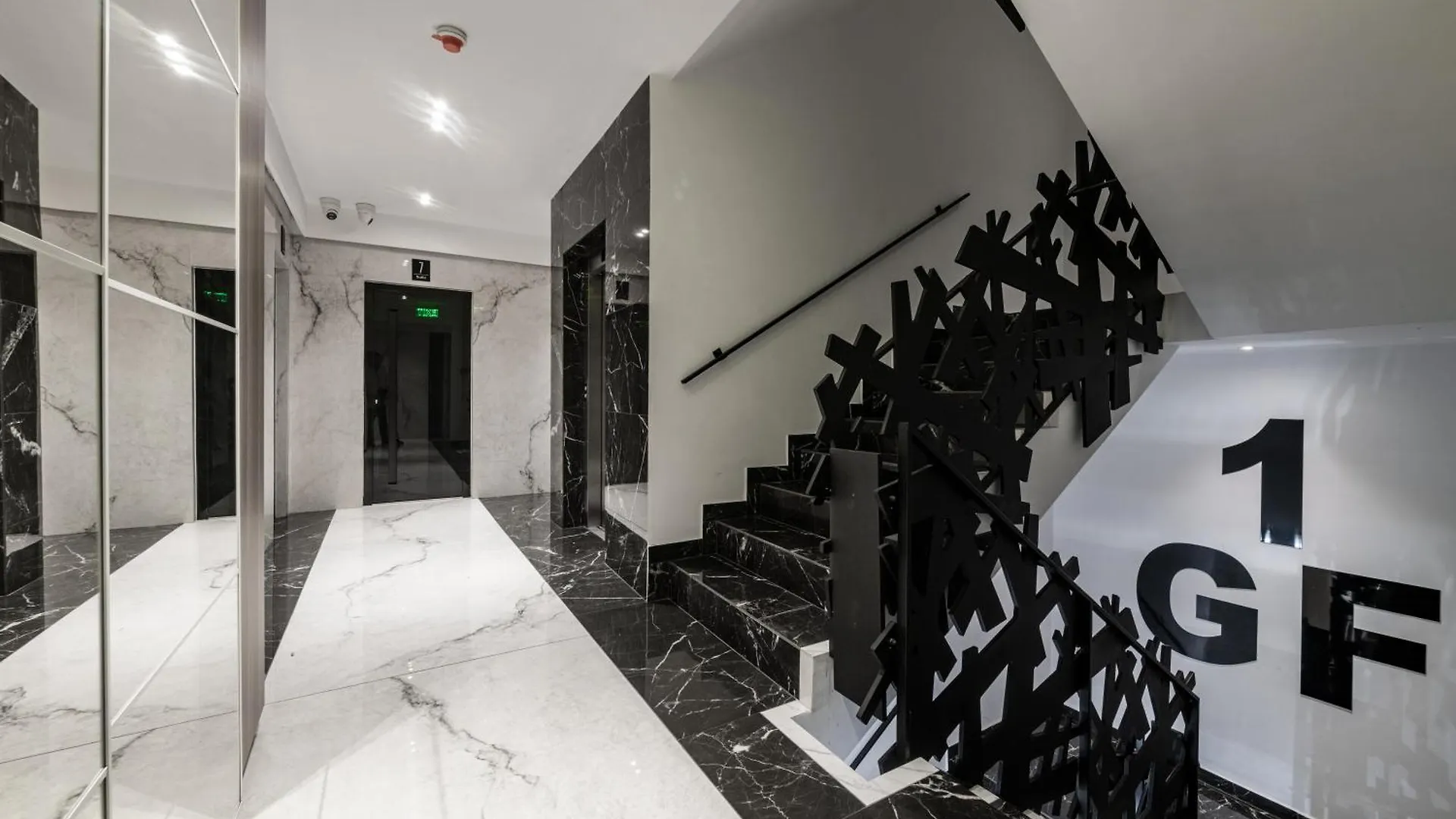 High-End Apartments & Penthouse With Terrace ブカレスト 0*,