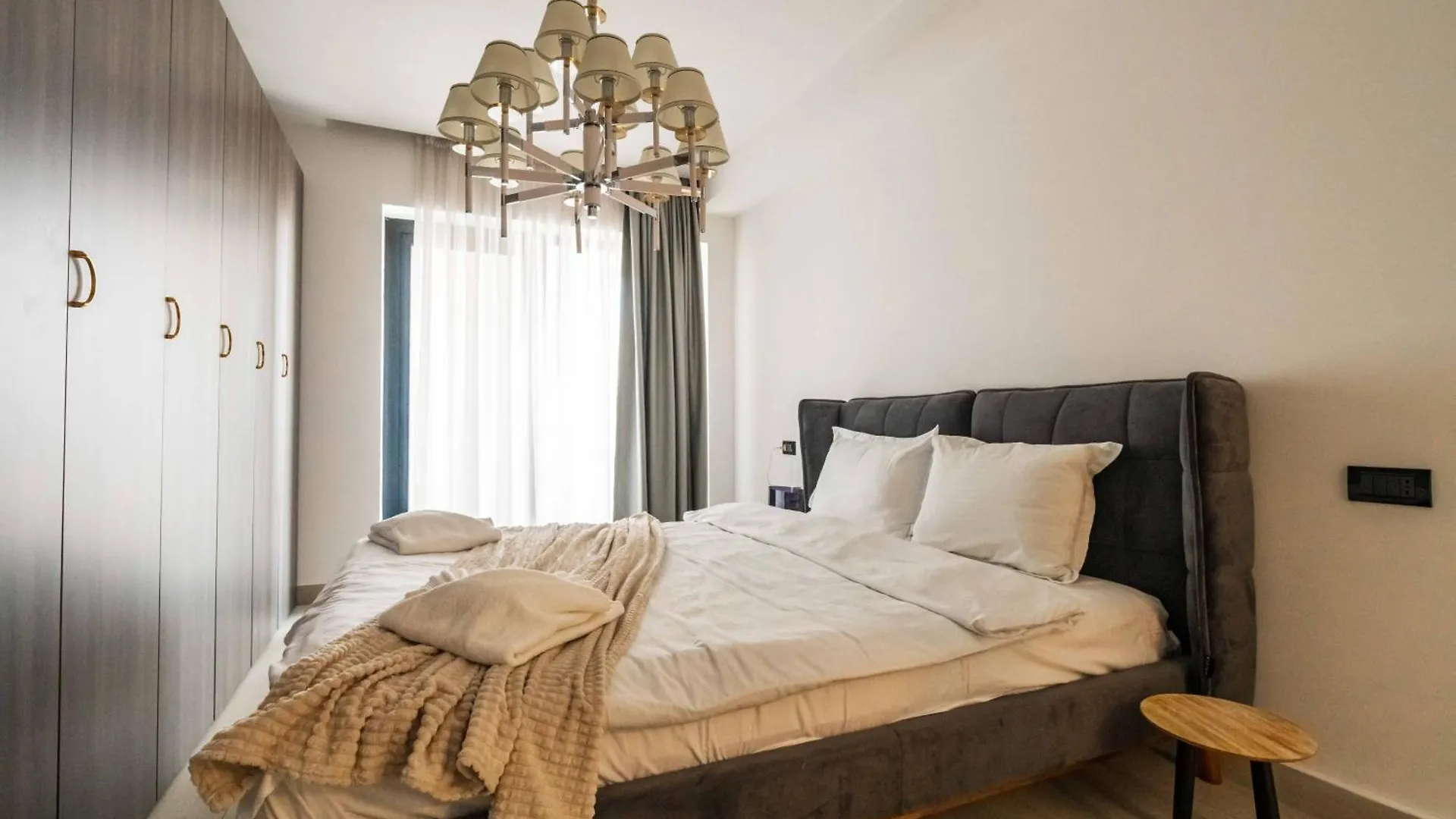 High-End Apartments & Penthouse With Terrace Bucureşti România