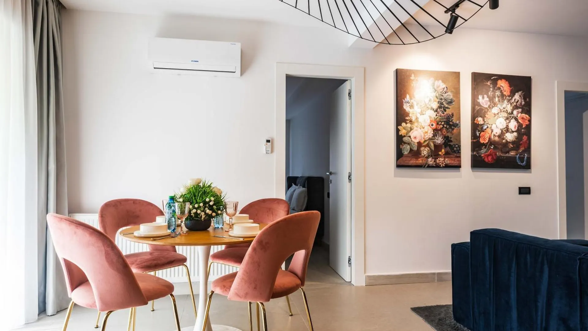 High-End Apartments & Penthouse With Terrace Bucureşti 0*,  România