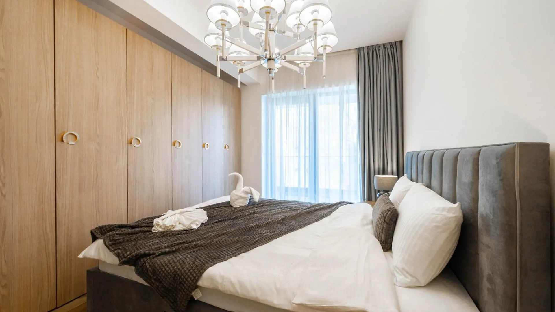 High-End Apartments & Penthouse With Terrace Bucureşti 0*,