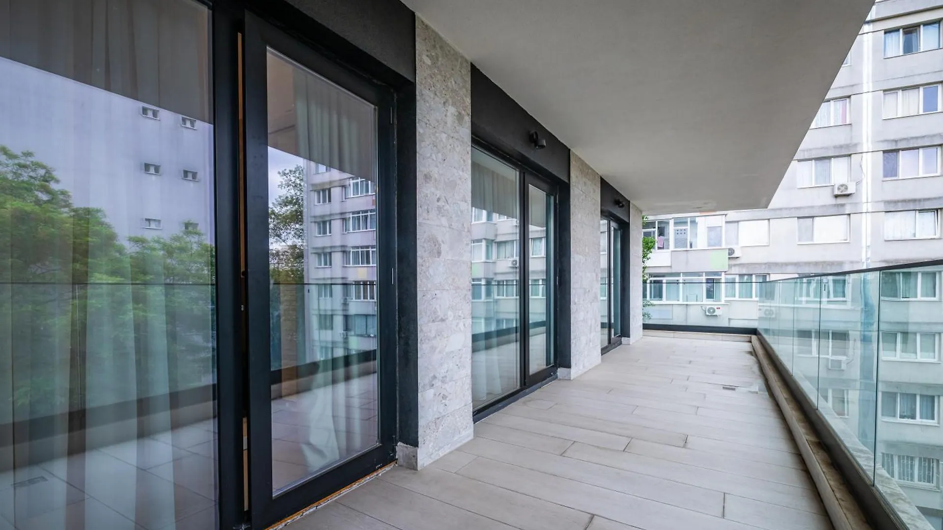 High-End Apartments & Penthouse With Terrace Bucureşti 0*,